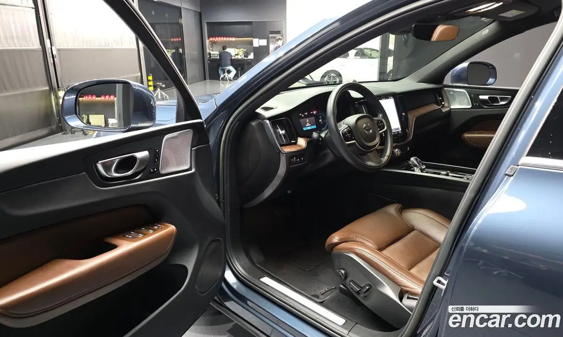 Volvo XC60 2022 2.0 автомат (гидро), фото 13 Volvo XC60 2022 2.0 автомат (гидро), фото 13