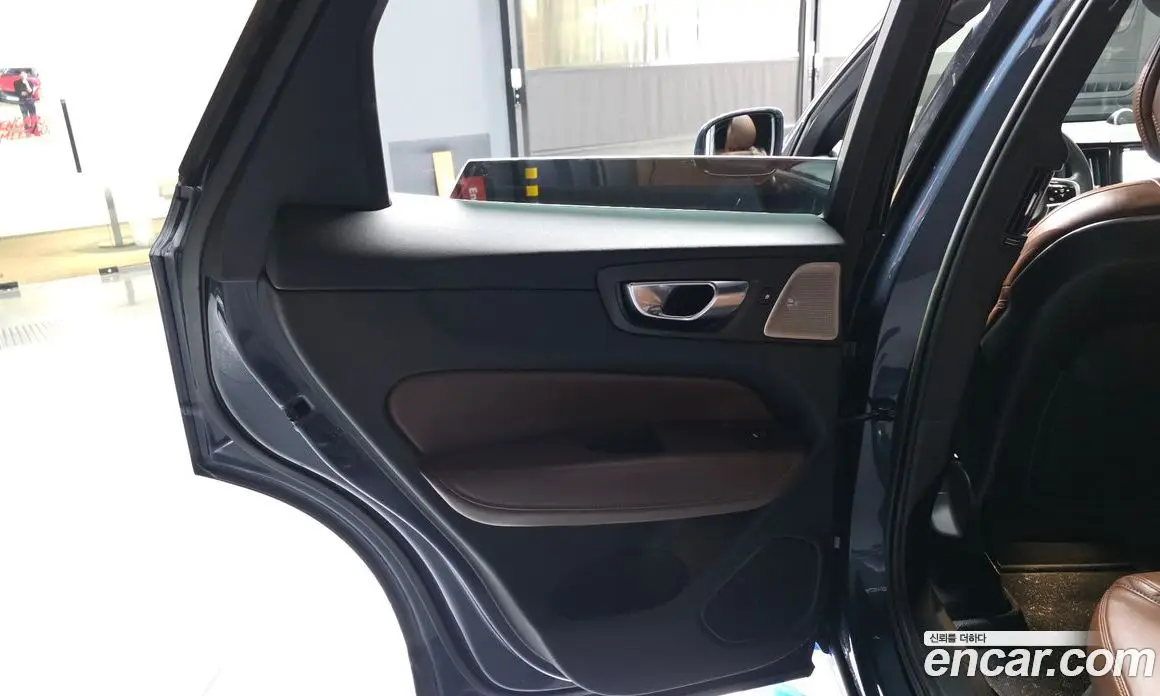 Volvo XC60 2022 2.0 автомат (гидро), фото 15 Volvo XC60 2022 2.0 автомат (гидро), фото 15