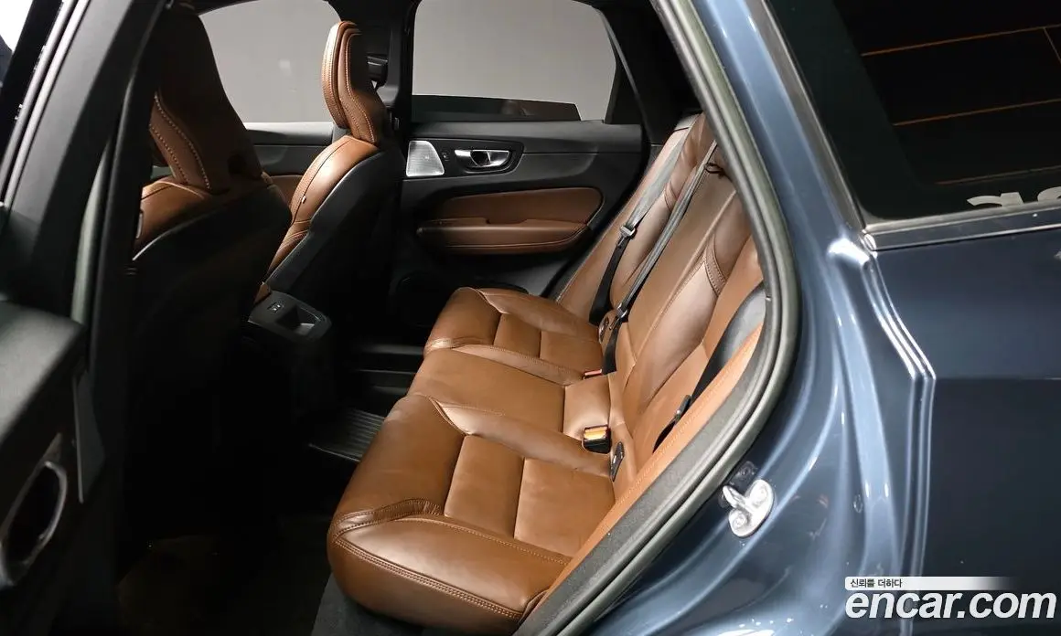 Volvo XC60 2022 2.0 автомат (гидро), фото 16 Volvo XC60 2022 2.0 автомат (гидро), фото 16
