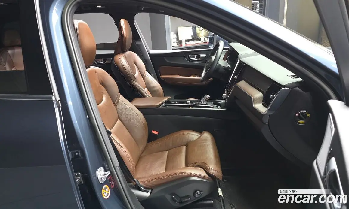 Volvo XC60 2022 2.0 автомат (гидро), фото 17 Volvo XC60 2022 2.0 автомат (гидро), фото 17