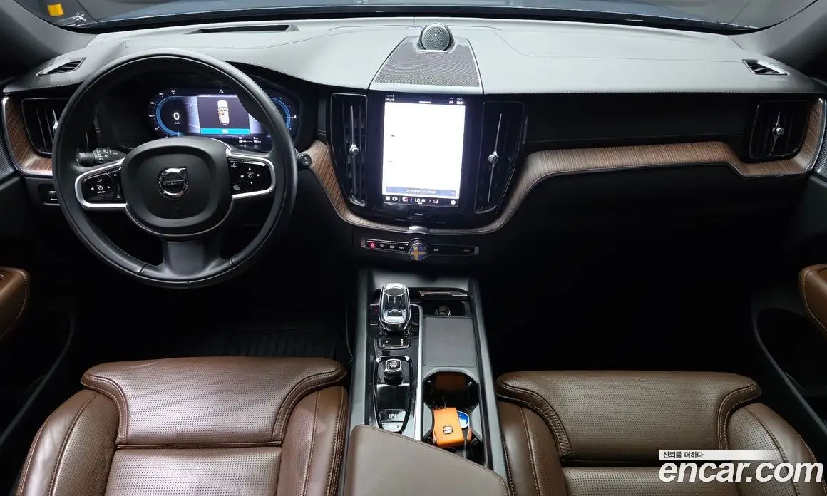 Volvo XC60 2022 2.0 автомат (гидро), фото 10 Volvo XC60 2022 2.0 автомат (гидро), фото 10