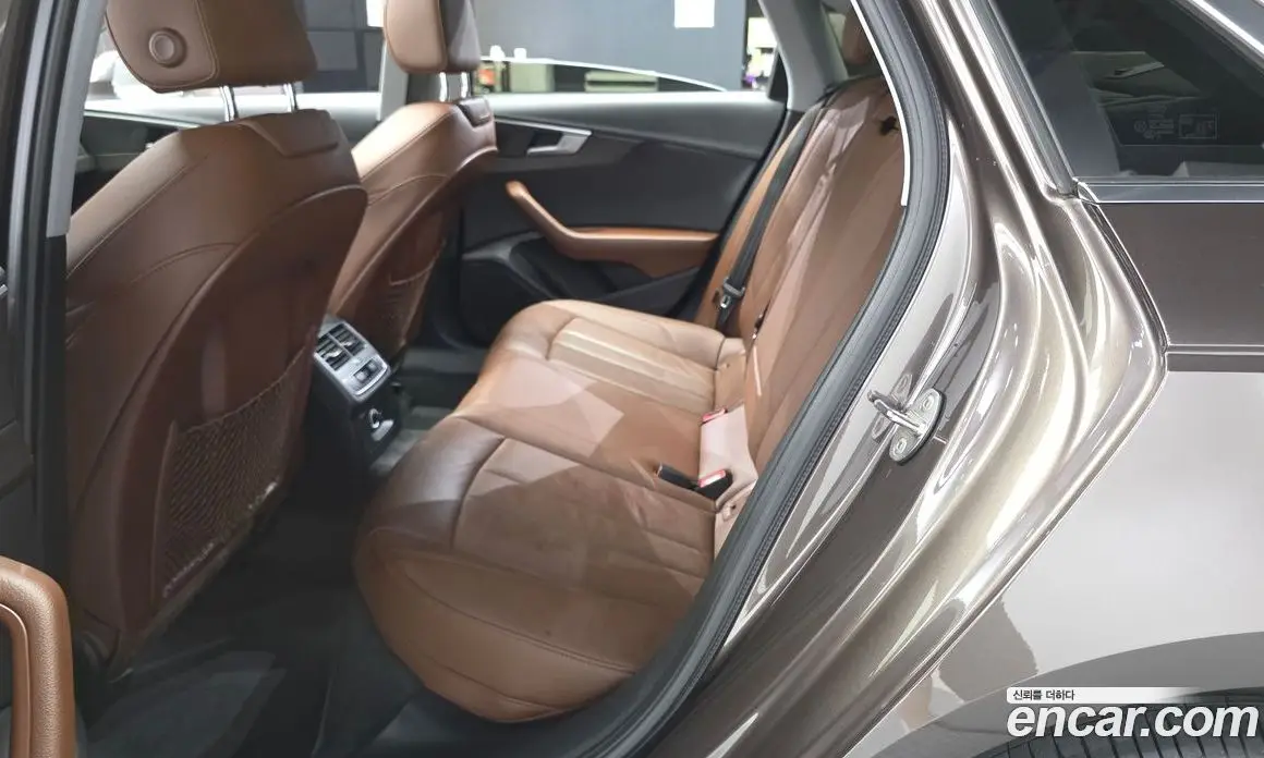 Audi A4 2018 2.0 автомат (гидро), фото 16