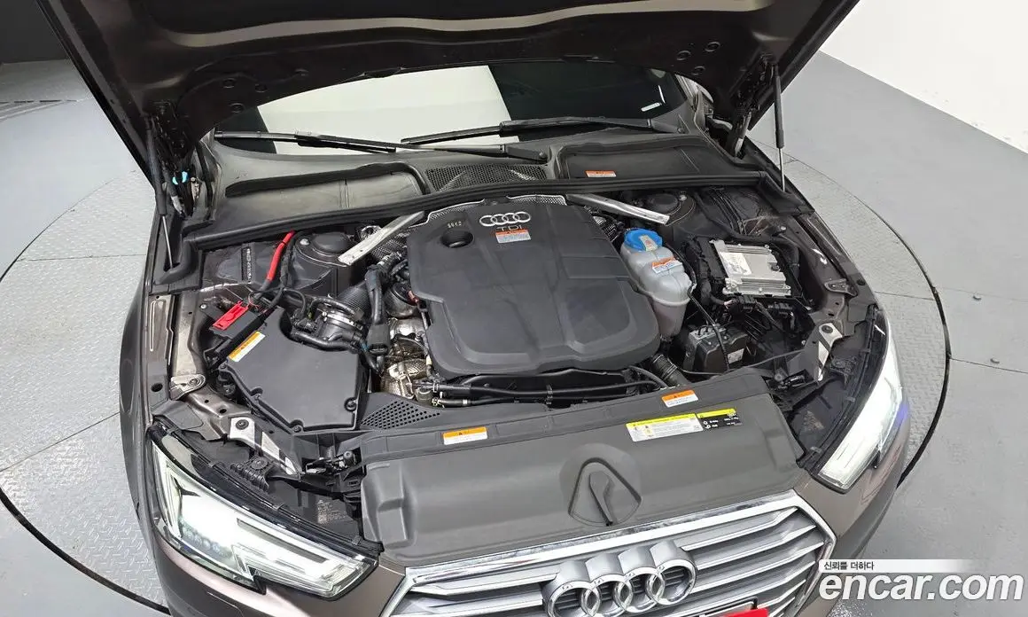 Audi A4 2018 2.0 автомат (гидро), фото 6