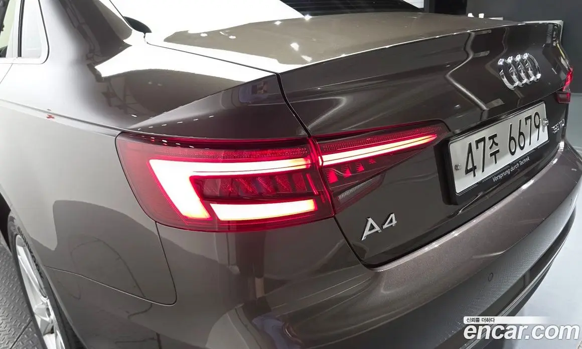 Audi A4 2018 2.0 автомат (гидро), фото 9