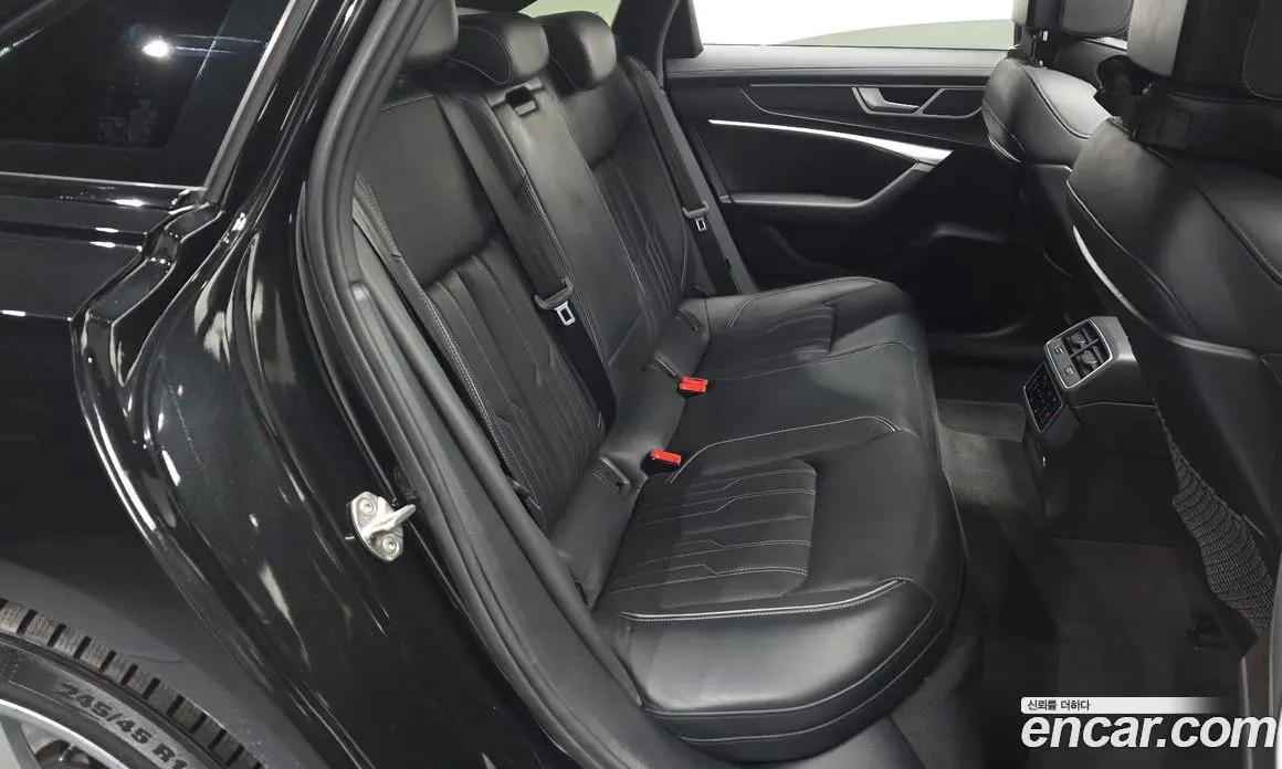 Audi A6 2025 2.0 автомат (гидро), фото 17
