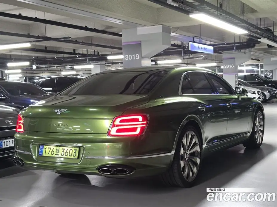 Bentley Flying Spur 2022 4.0 автомат (гидро), фото 3 Bentley Flying Spur 2022 4.0 автомат (гидро), фото 3