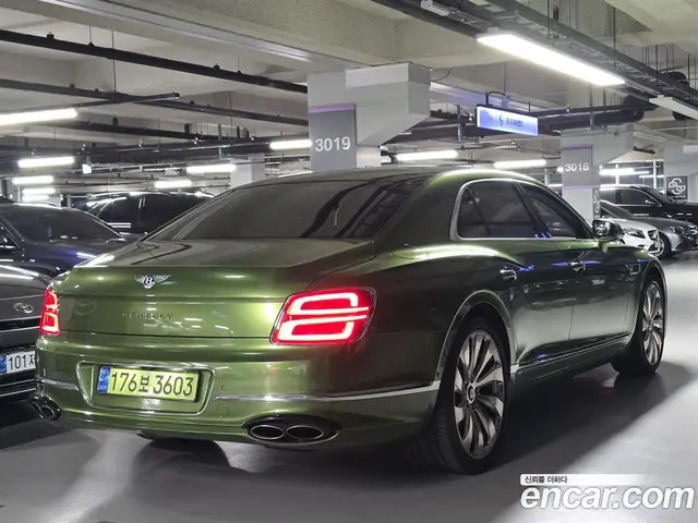 Bentley Flying Spur 2022 4.0 автомат (гидро), миниатюра 3 Bentley Flying Spur 2022 4.0 автомат (гидро), миниатюра 3