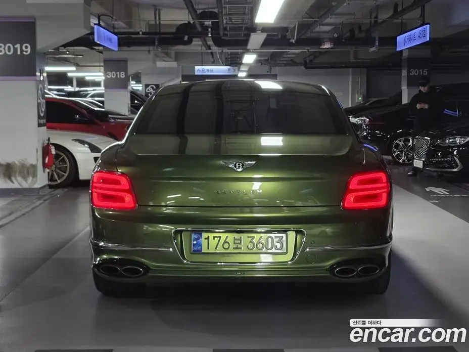 Bentley Flying Spur 2022 4.0 автомат (гидро), фото 4 Bentley Flying Spur 2022 4.0 автомат (гидро), фото 4