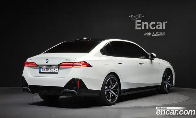 BMW 5 серия, 2024, 30 000 км