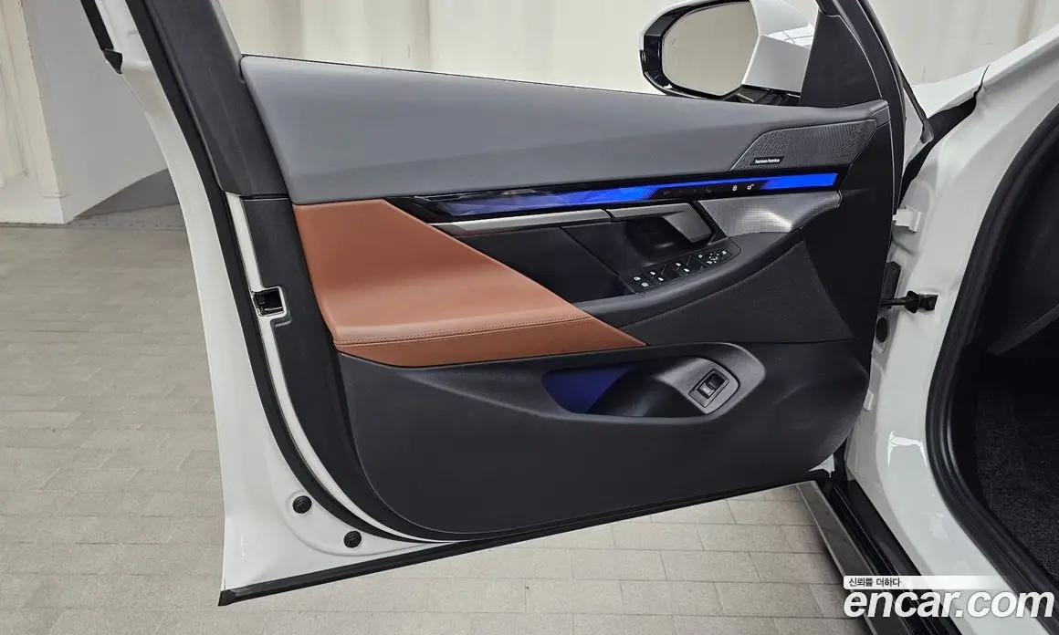 BMW 5 серия 2025 2.0 автомат (гидро), фото 14