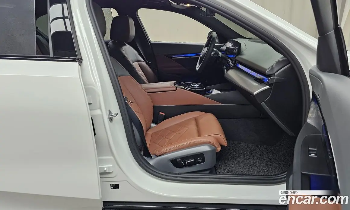 BMW 5 серия 2025 2.0 автомат (гидро), фото 16