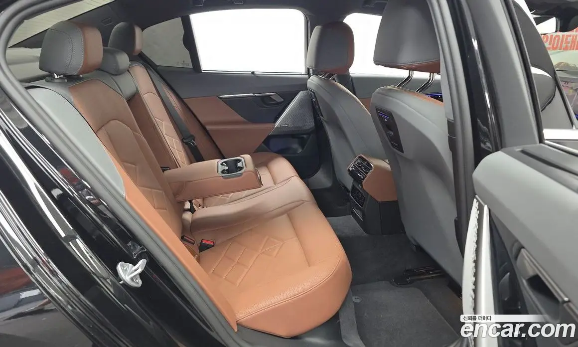 BMW 5 серия 2025 2.0 автомат (гидро), фото 18 BMW 5 серия 2025 2.0 автомат (гидро), фото 18