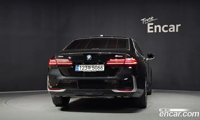 BMW 5 серия 2025 2.0 автомат (гидро), миниатюра 4 BMW 5 серия 2025 2.0 автомат (гидро), миниатюра 4