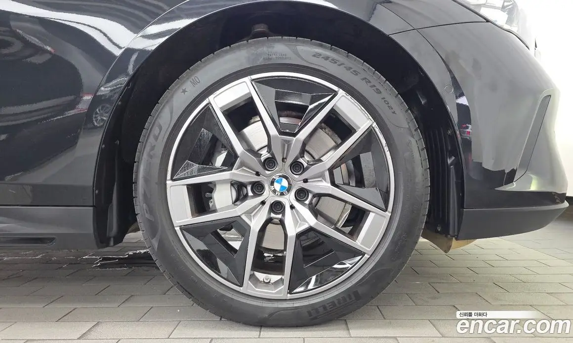 BMW 5 серия 2025 2.0 автомат (гидро), фото 7 BMW 5 серия 2025 2.0 автомат (гидро), фото 7