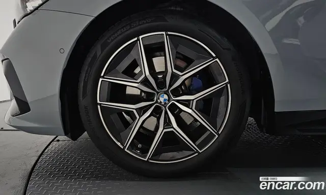 BMW 5 серия 2025 2.0 автомат (гидро), миниатюра 4 BMW 5 серия 2025 2.0 автомат (гидро), миниатюра 4