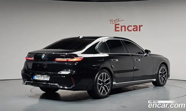 BMW 7 серия, 2026, 5 598 км