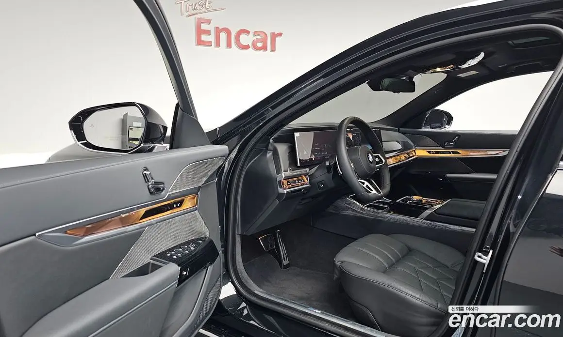 BMW 7 серия 2026 3.0 автомат (гидро), фото 12 BMW 7 серия 2026 3.0 автомат (гидро), фото 12