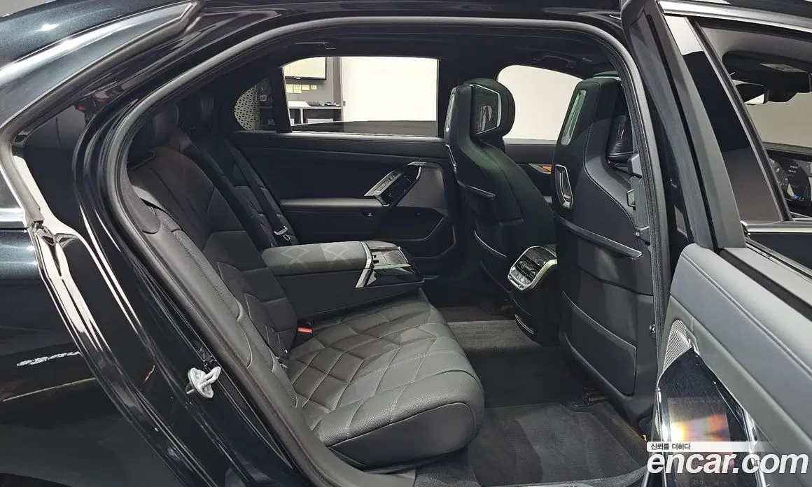 BMW 7 серия 2026 3.0 автомат (гидро), фото 17 BMW 7 серия 2026 3.0 автомат (гидро), фото 17