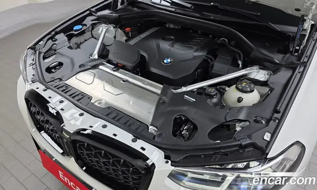 BMW X4 2025 2.0 автомат (гидро), миниатюра 6