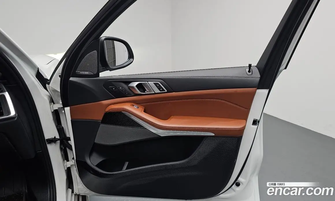 BMW X7 2025 3.0 автомат (гидро), фото 14