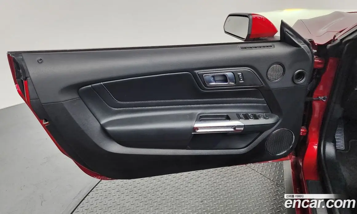 Ford Mustang 2022 5.0 автомат (гидро), фото 14