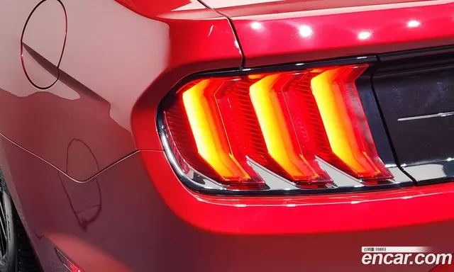 Ford Mustang 2022 5.0 автомат (гидро), миниатюра 9