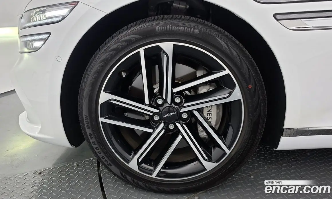Genesis G80 2025 2.5 автомат (гидро), фото 5