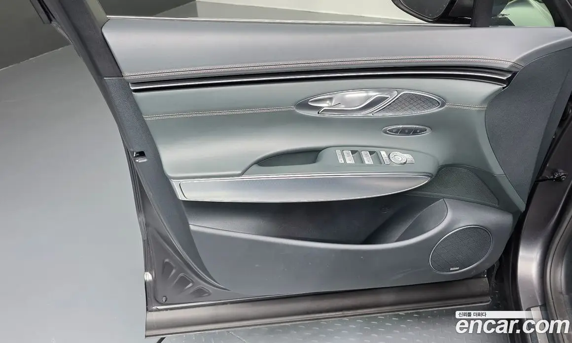 Genesis GV70 2022 3.5 автомат (гидро), фото 13