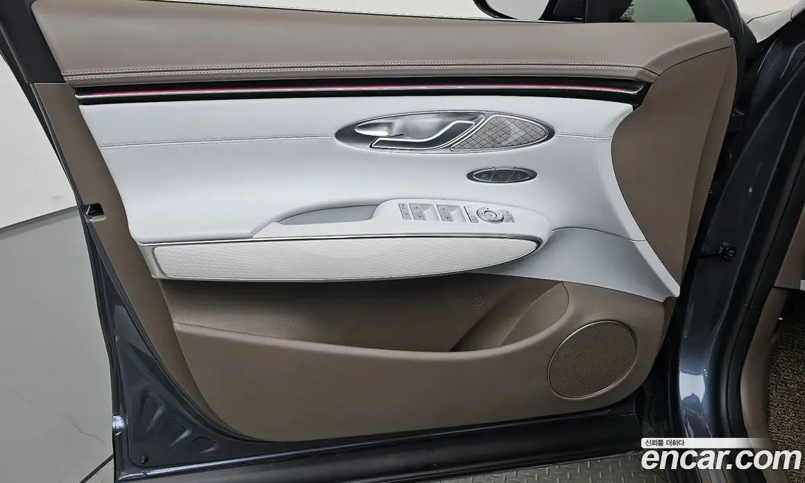 Genesis GV70 2024 2.5 автомат (гидро), фото 13