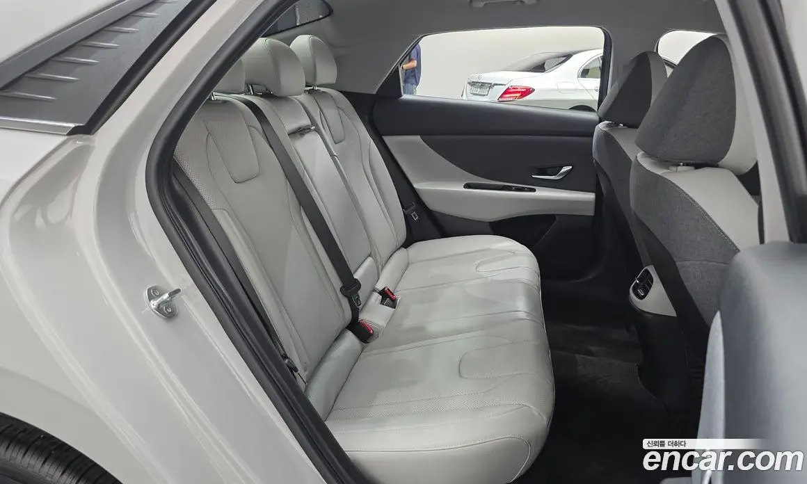 Hyundai Avante 2020 1.6 автомат (гидро), фото 17