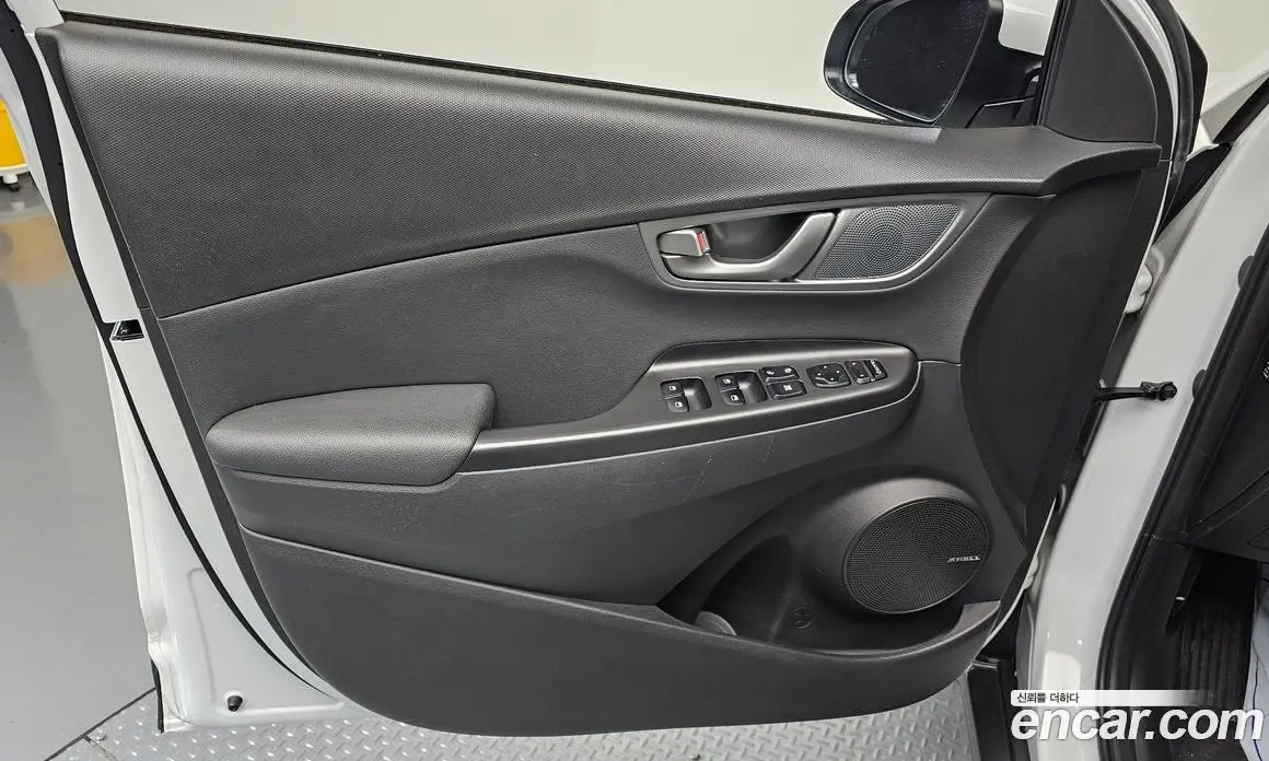 Hyundai Kona 2019 0.2 автомат (гидро), фото 14
