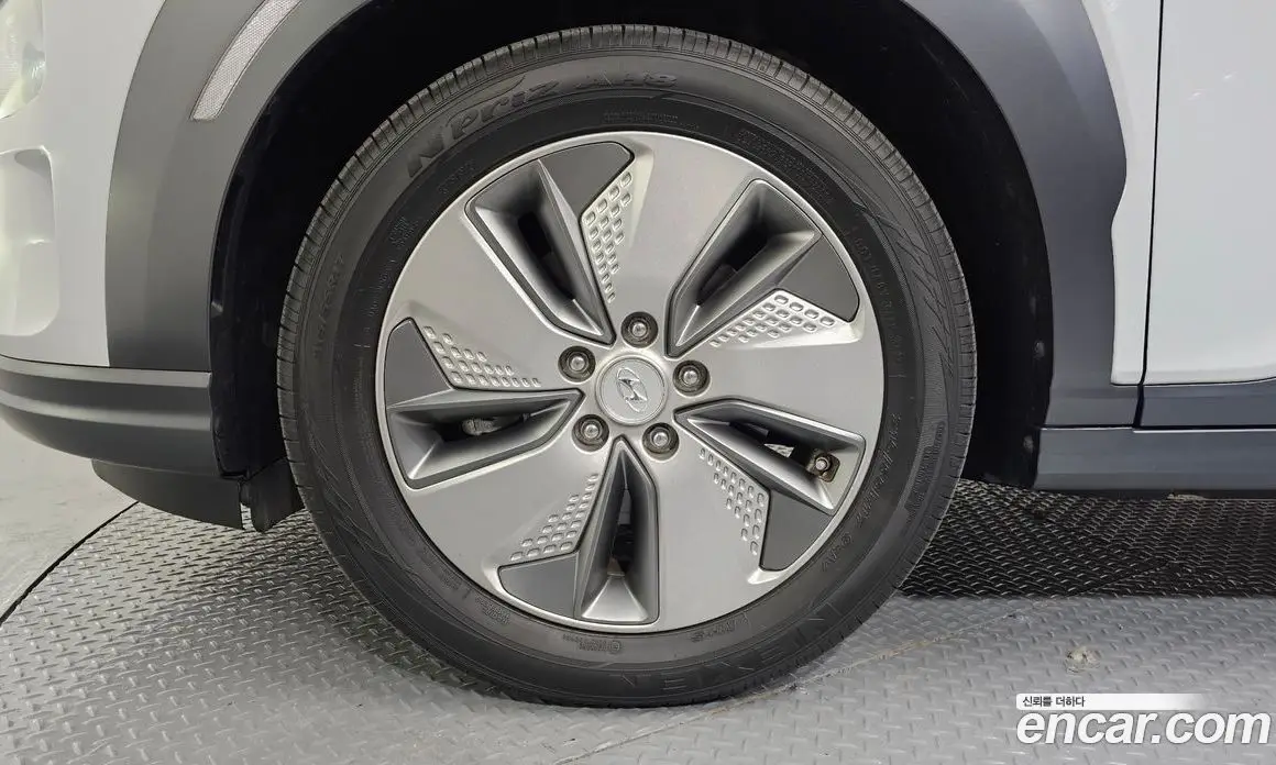 Hyundai Kona 2019 0.2 автомат (гидро), фото 5