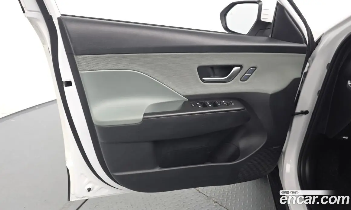Hyundai Kona 2023 1.6 автомат (гидро), фото 13