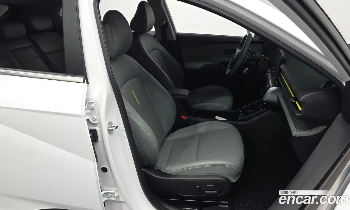 Hyundai Kona 2023 1.6 автомат (гидро), фото 15
