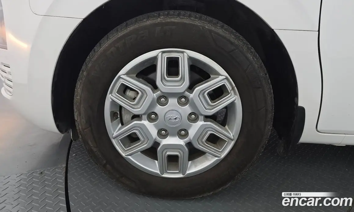 Hyundai Staria 2022 2.2 автомат (гидро), фото 5