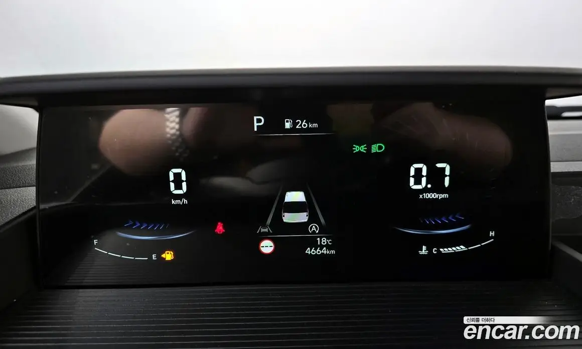 Hyundai Staria 2023 2.2 автомат (гидро), фото 11