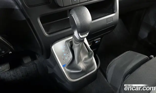 Hyundai Staria 2023 2.2 автомат (гидро), миниатюра 12