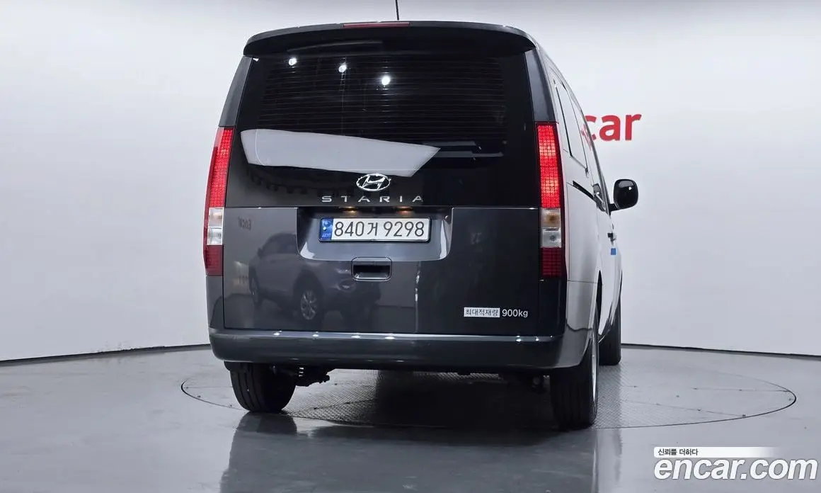 Hyundai Staria 2023 2.2 автомат (гидро), фото 4