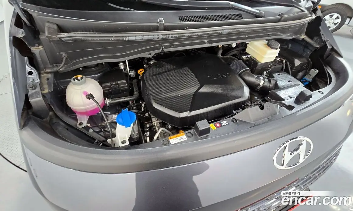 Hyundai Staria 2023 2.2 автомат (гидро), фото 6