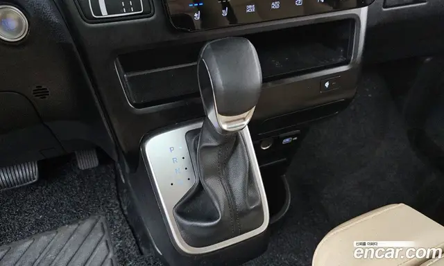 Hyundai Staria 2023 2.2 автомат (гидро), миниатюра 12
