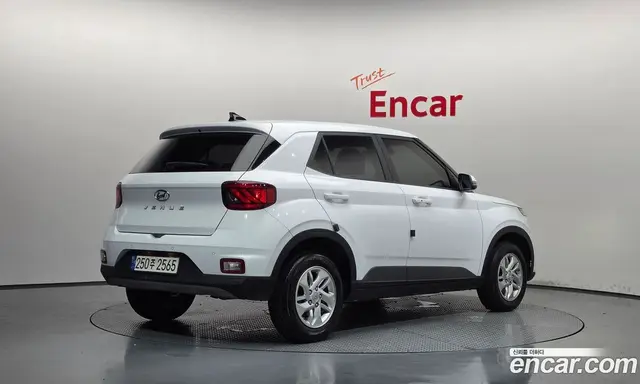 Hyundai Venue 2021 1.6 автомат (гидро), миниатюра 2 Hyundai Venue 2021 1.6 автомат (гидро), миниатюра 2