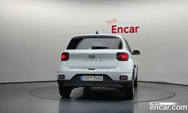 Hyundai Venue 2021 1.6 автомат (гидро), миниатюра 4 Hyundai Venue 2021 1.6 автомат (гидро), миниатюра 4