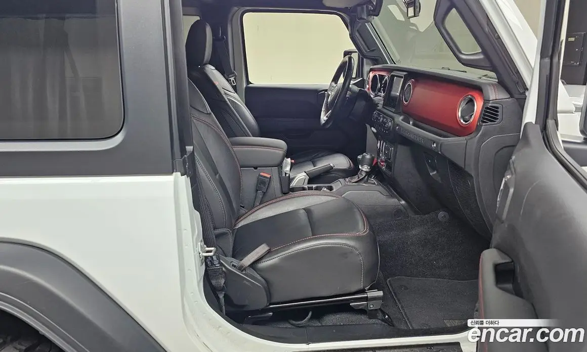 Jeep Wrangler 2021 2.0 автомат (гидро), фото 15
