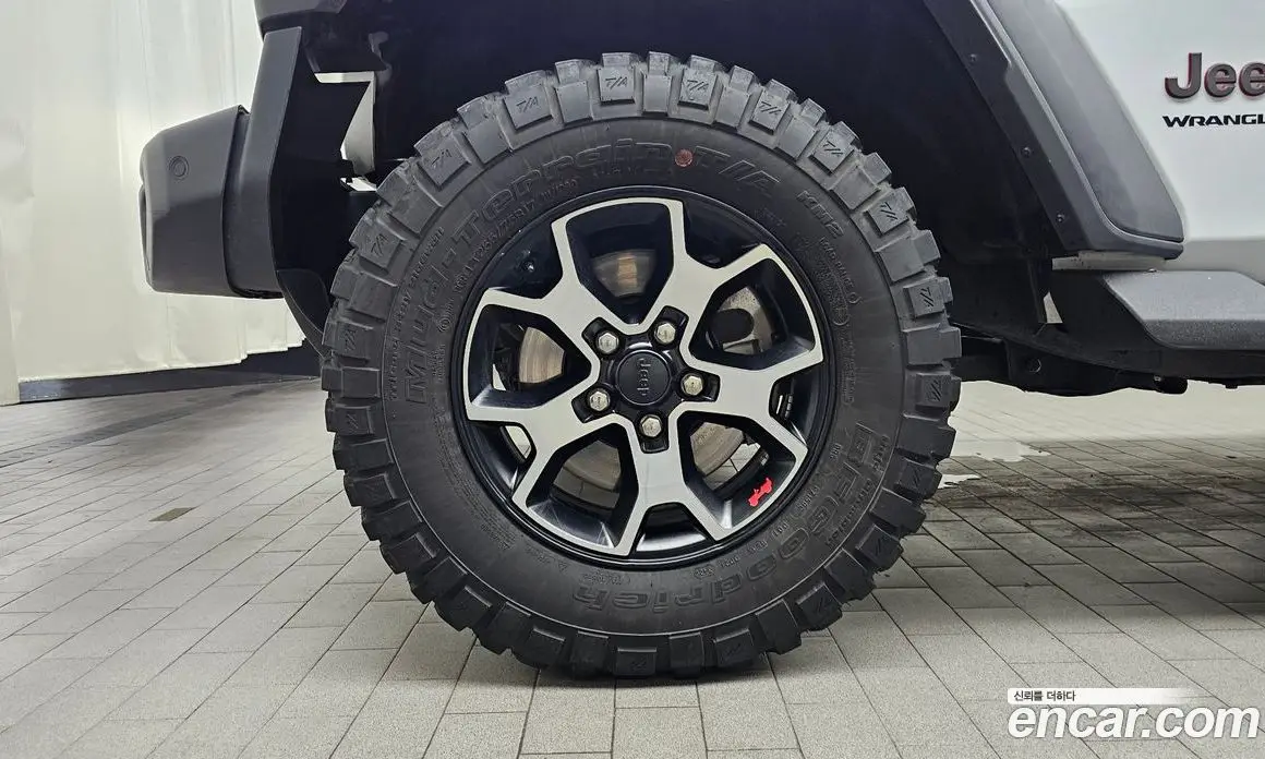 Jeep Wrangler 2021 2.0 автомат (гидро), фото 4
