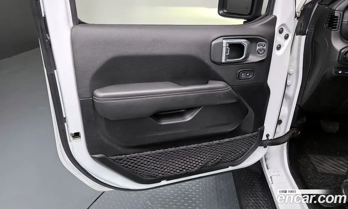 Jeep Wrangler 2022 2.0 автомат (гидро), фото 14