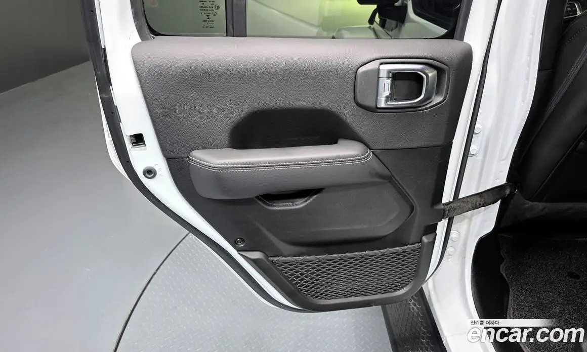 Jeep Wrangler 2022 2.0 автомат (гидро), фото 15