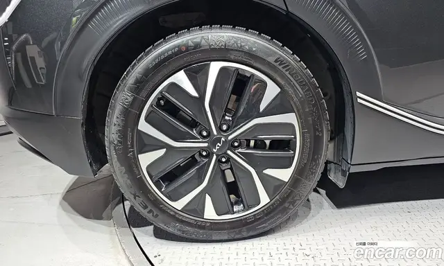 Kia EV6 2022 0.1 автомат (гидро), миниатюра 5 Kia EV6 2022 0.1 автомат (гидро), миниатюра 5