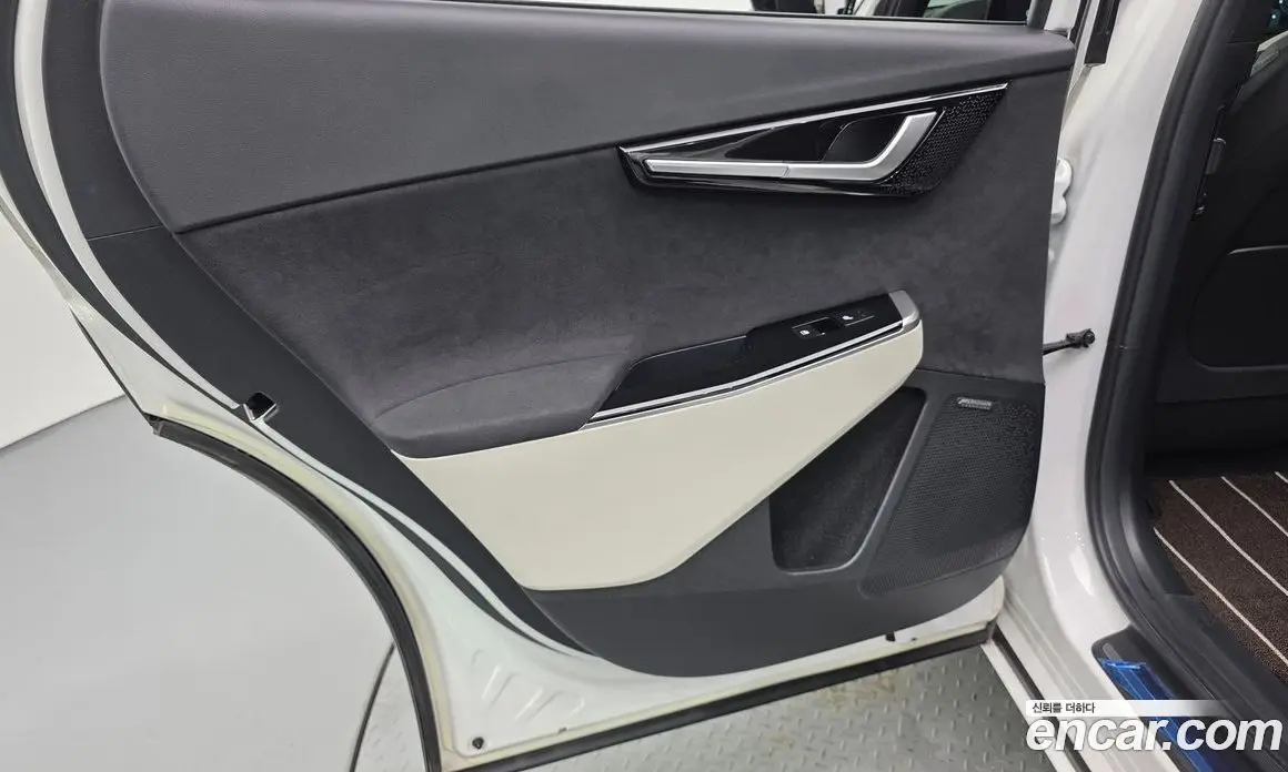 Kia EV6 2023 0.1 автомат (гидро), фото 15 Kia EV6 2023 0.1 автомат (гидро), фото 15