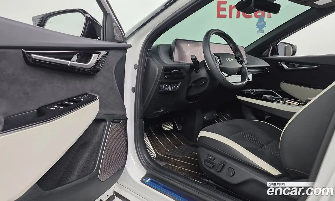 Kia EV6 2023 0.1 автомат (гидро), фото 16 Kia EV6 2023 0.1 автомат (гидро), фото 16