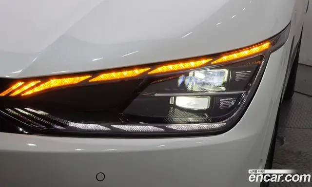 Kia EV6 2023 0.1 автомат (гидро), миниатюра 8 Kia EV6 2023 0.1 автомат (гидро), миниатюра 8